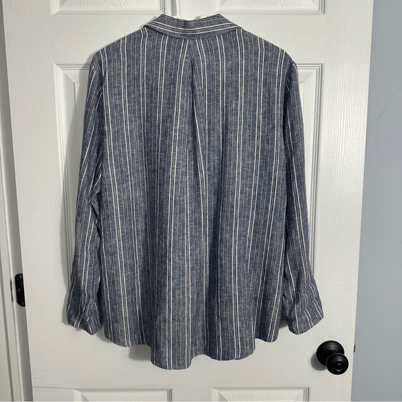 Chico's Sz. 2 (L) tunic, blue/metallic, linen blend, v-neck, flowy, lightweight - Picture 12 of 12
